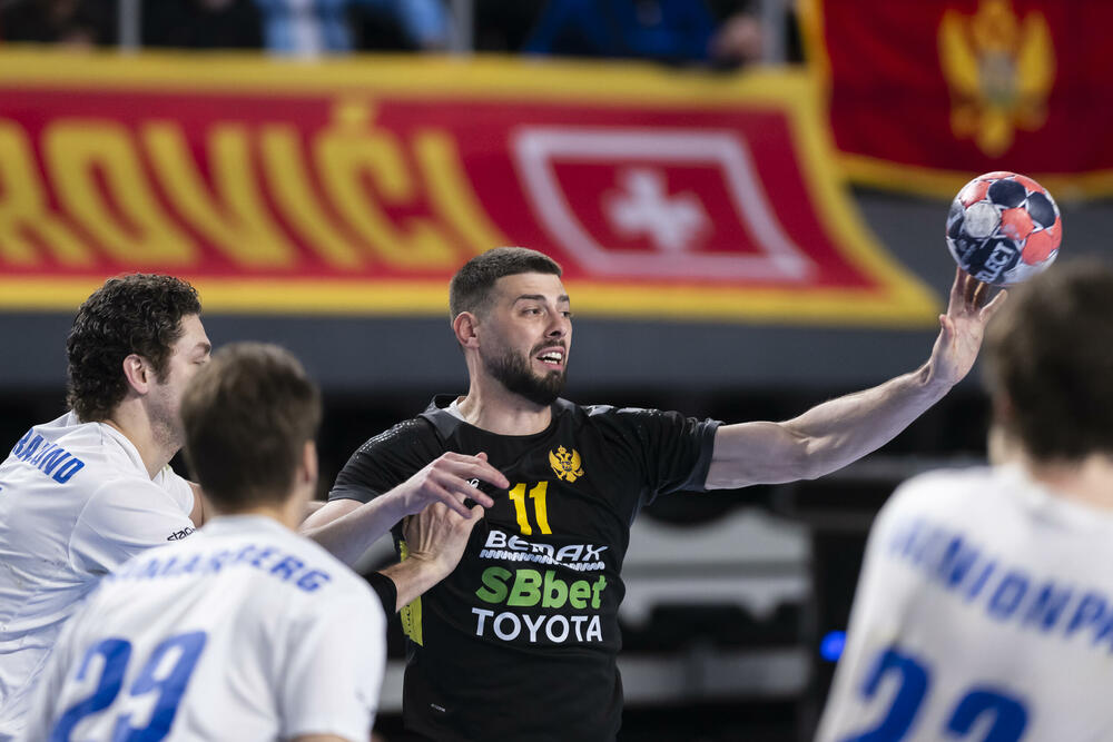 <p>Rukometaši Crne Gore i u drugom meču 2. runde kvalifikacija za Svjetsko prvenstvo bolji od Finske 30:26. U maju će se protiv Slovenije u dva meča baraža boriti za kartu koja vodi na Mundijal u Njemačku</p>