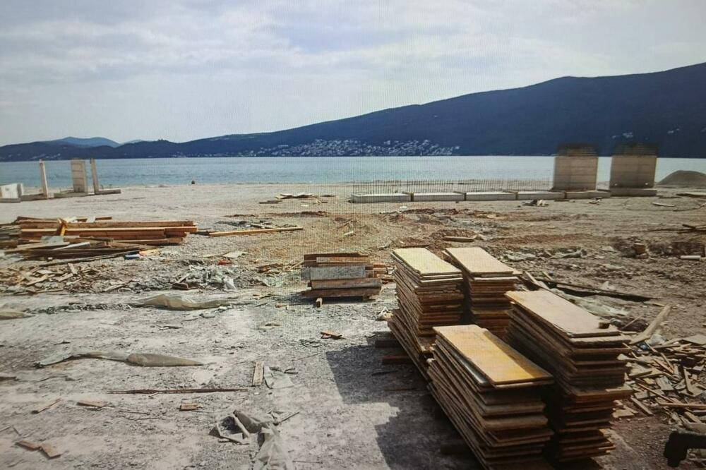 Plaža u Baošićima krajem marta, Foto: Uprava policije