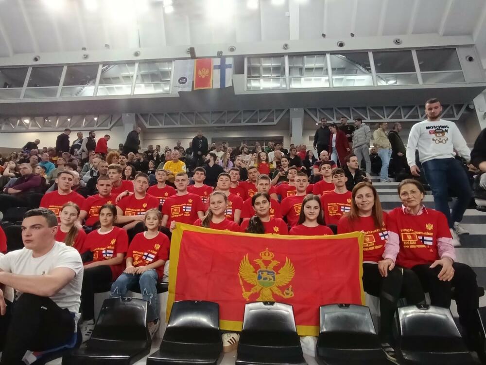 Akcija Kluba crnogorskih olimpijaca - mališani iz Berana navijali...