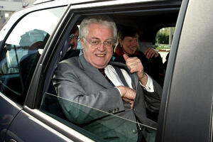 Umro bivši popularni premijer Francuske, socijalista Lionel Žospen