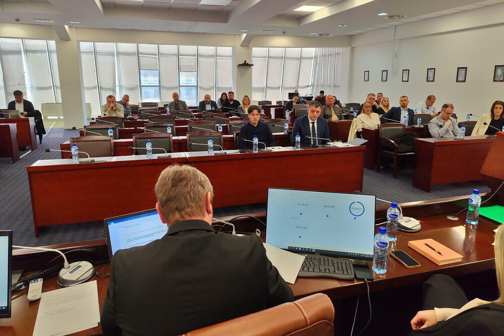 Sa sjednice, Foto: Siniša Luković