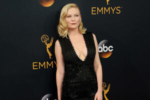 Kirsten Danst se pridružuje ekipi "The Housemaid"