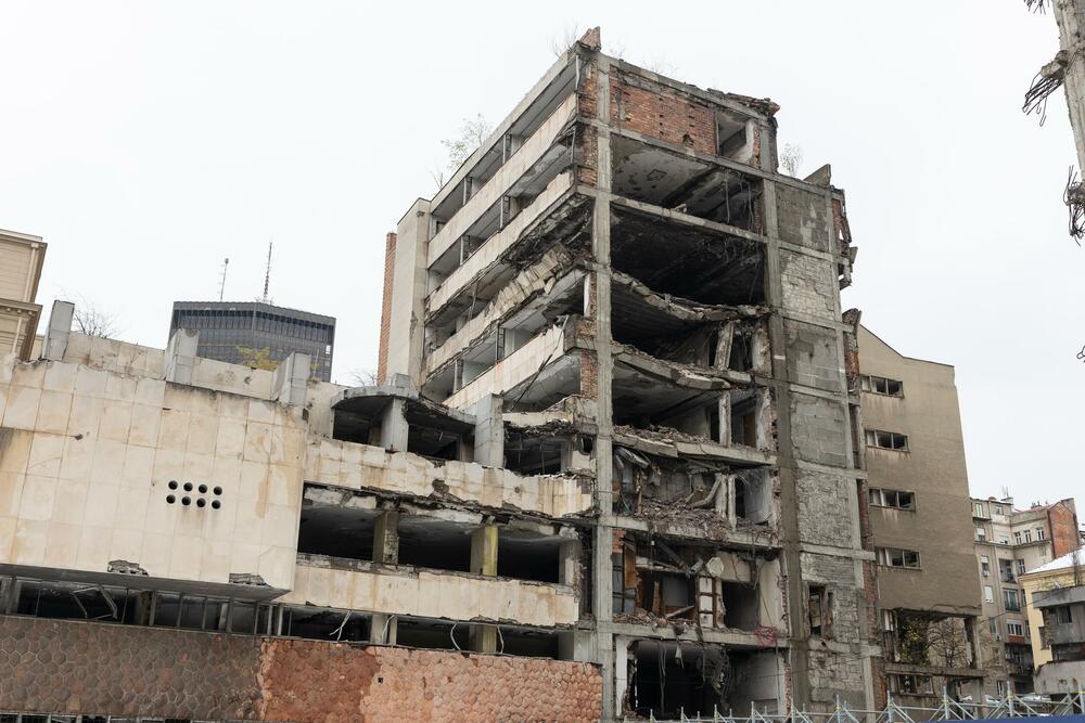 Partije o godišnjici početka NATO bombardovanja 1999.