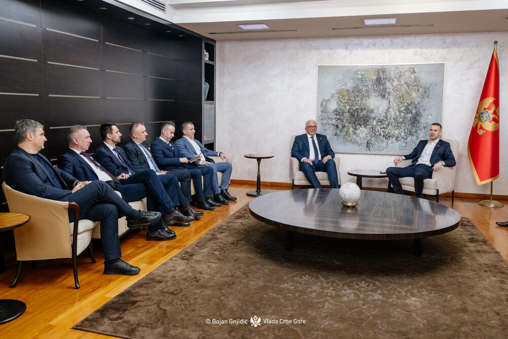 Sastanak Spajića i lidera parlamentarne većine: "Ključne zakone...