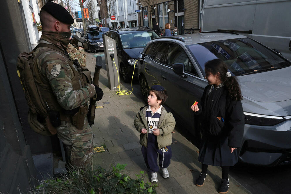 <p>U više evropskih zemalja izbijaju incidenti za koje se smatra da mogu da budu usmereni ka jevrejskim zajednicama u Velikoj Britaniji, Belgiji i Holandiji otkako su Sjedinjene Američke Države i Izrael napale Iran 28. februara, čime je pokrenut talas sukoba širom Bliskog istoka.</p>