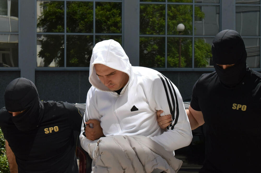 Privođenje osumnjičenih u Specijalno policijsko odjeljenje (arhiva), Foto: BORIS PEJOVIC