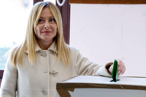 Mediji: Poražena na referendumu o pravosuđu, premijerka Italije će...