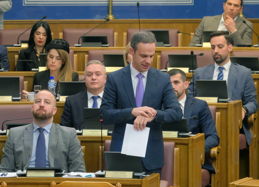 Mugoša govorio 11 sati, Dobričanin pet minuta: Ko su bili...