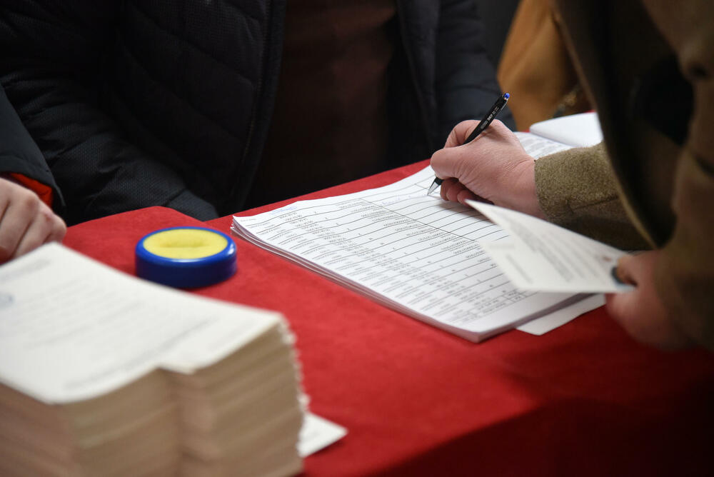 Biračima performans umjesto promjena: Inflacija populističkih...