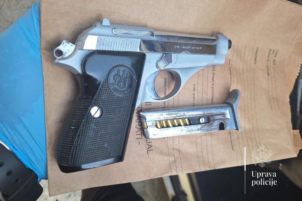 Oduzeti pištolj, Foto: Uprava policije