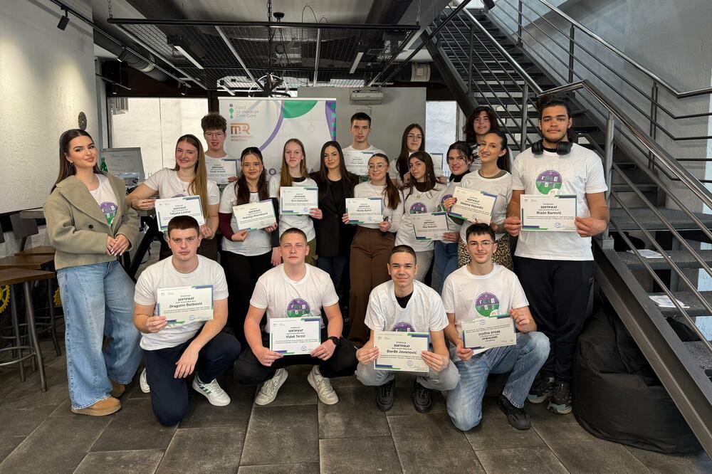 Učesnici škole, Foto: Montenegro Robotics