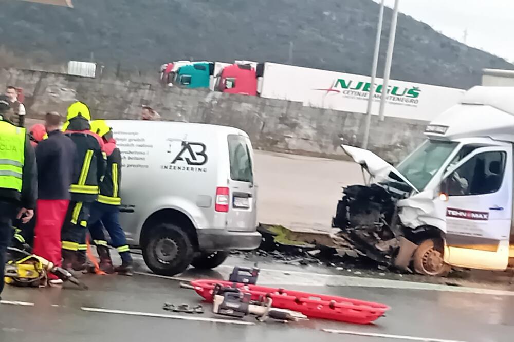 Sa mjesta nezgode, Foto: Vajber/PatrolaCG