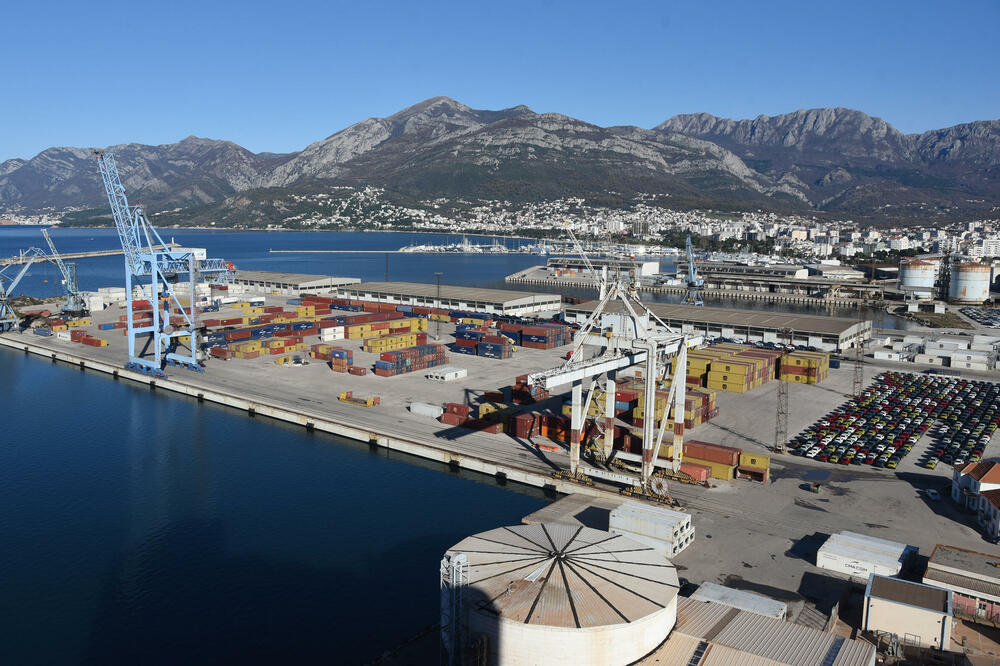 Za sada jedina slobodna zona: Luka Bar, Foto: Luka Zekovic