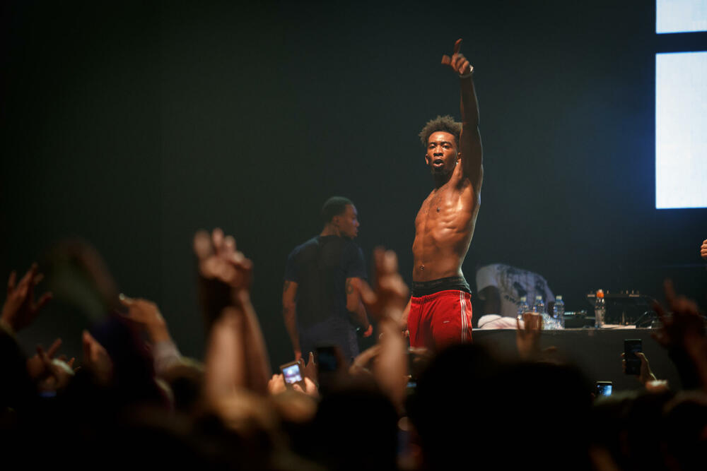 Reper optužen za porodično nasilje