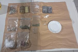UP: Uhapšene dvije osobe u Podgorici, pronađeni kokain, marihuana,...