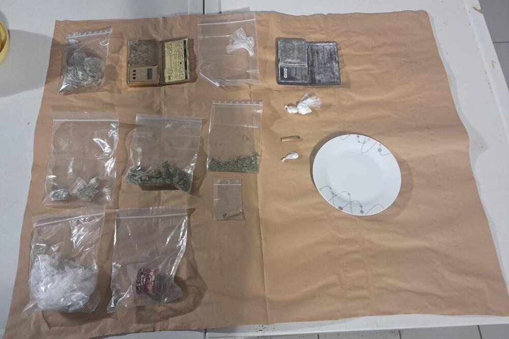 Oduzeti predmeti, Foto: Uprava policije