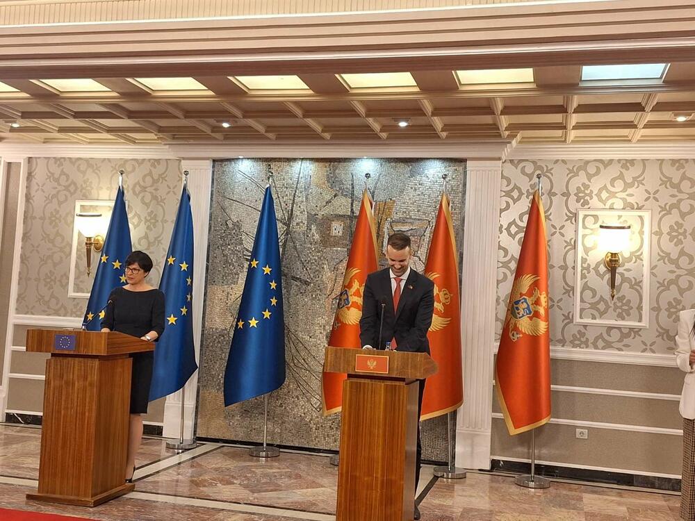 Kos: Crna Gora mora ubrzati reforme, počela sam da treniram za...