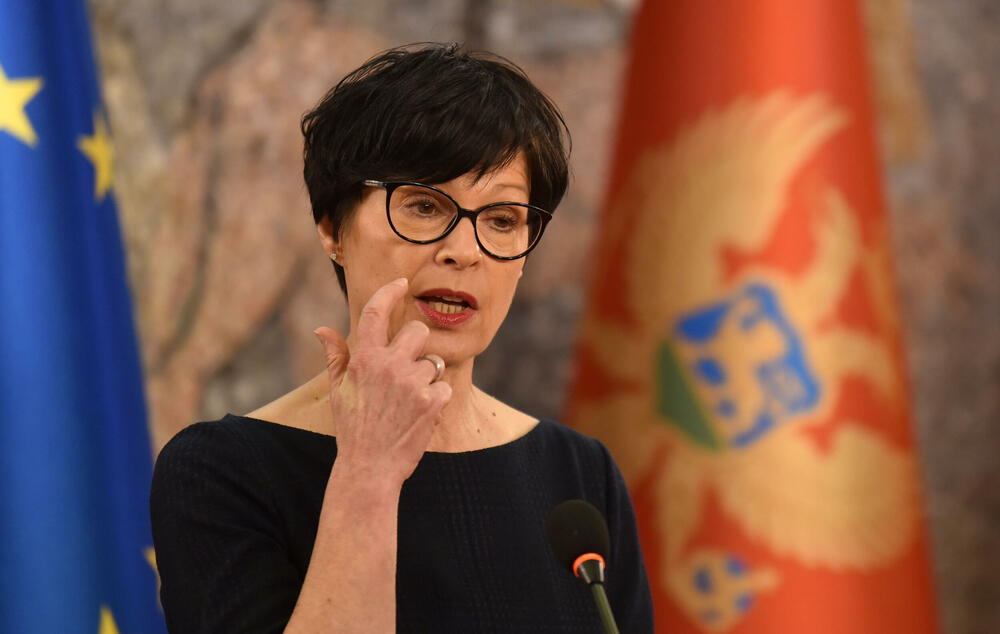 Kos: Pitaću Mandića zašto još nije došao u Brisel