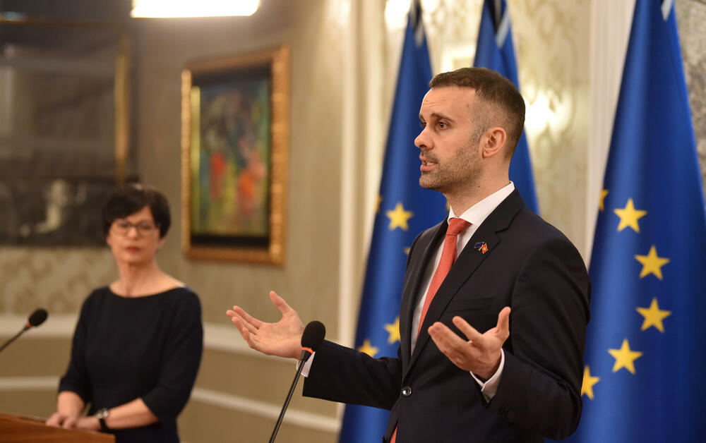 Marta Kos, Milojko Spajić