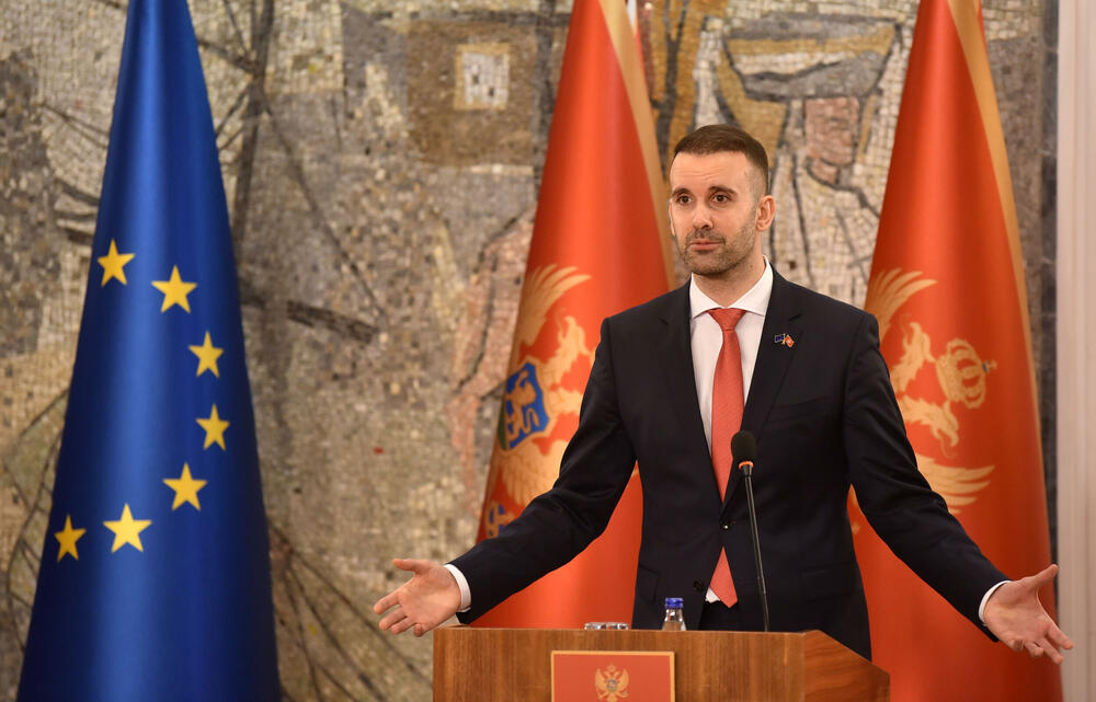 Marta Kos, Milojko Spajić