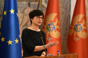 Komesarka Kos u Crnoj Gori povodom 20 godina obnove nezavisnosti