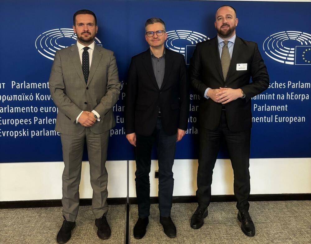 Šarec razgovarao sa funkcionerima DPS-a, pozvao na mudrost i...