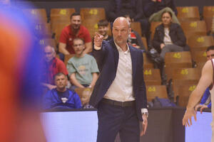 Novinar provocirao Simonovića "šestim igračem", u trenucima dok je...