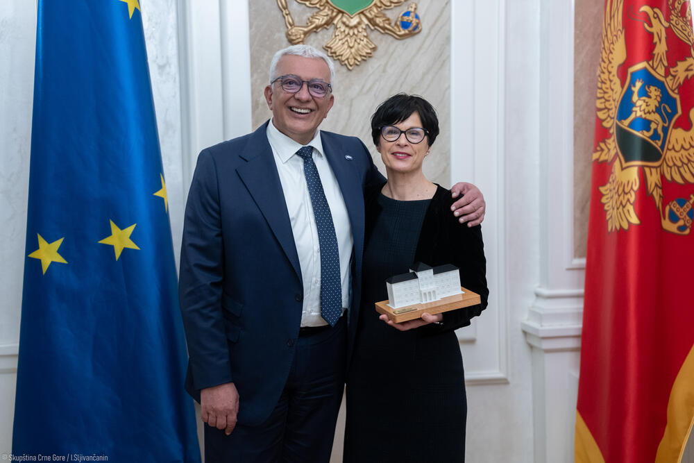 Vuković: Mandić dočekao Kos poklonom koji simbolizuje nestanak...