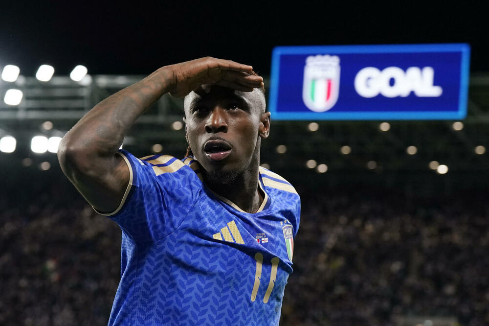 Mozes Ken slavi gol za 2:0, Foto: Reuters