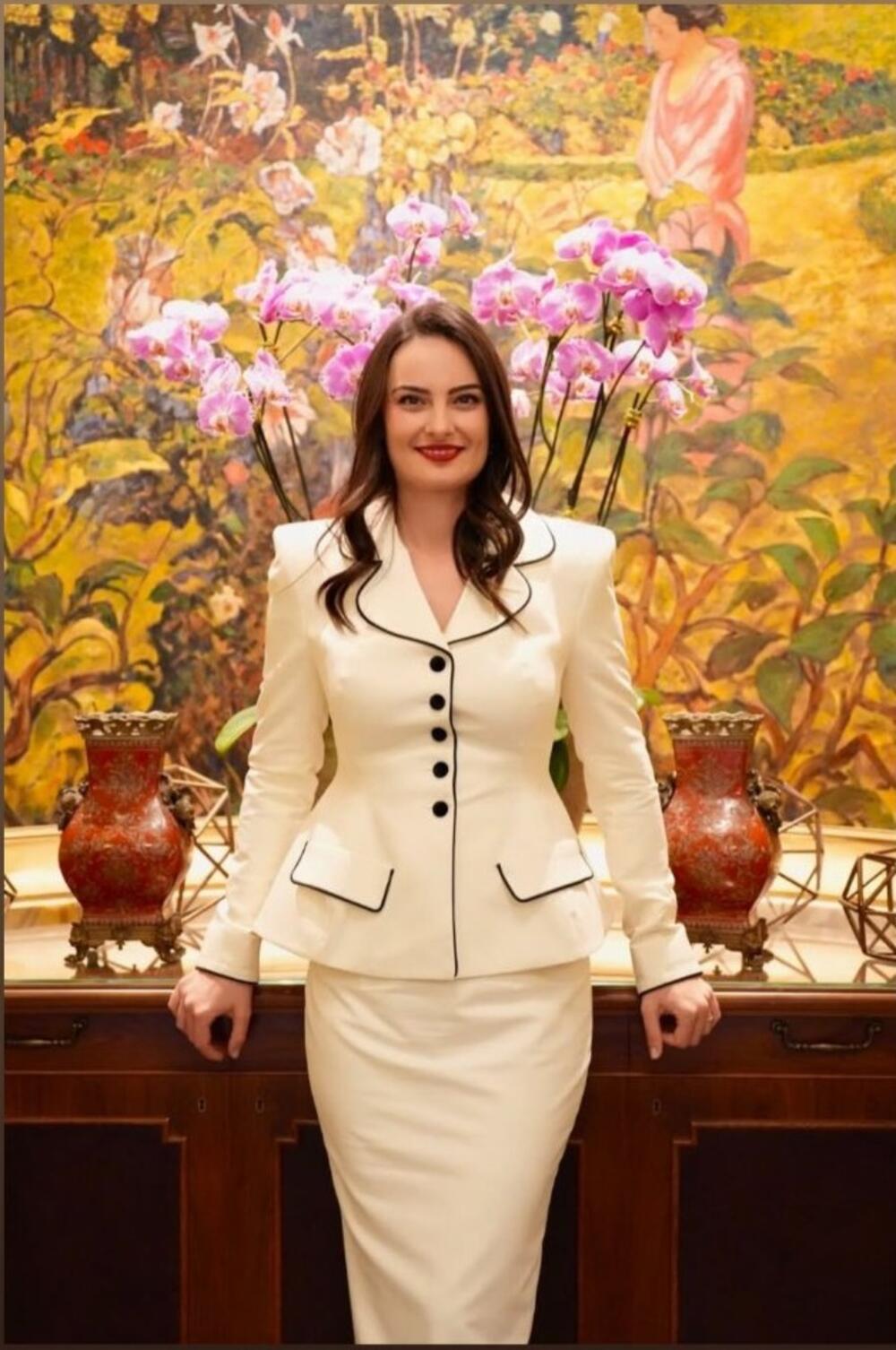 Milatović u kompletu sa potpisom Nataše Pejović