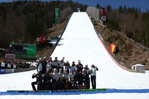 Reprezentacija Austrije pobjednik ekipnog takmičenja u ski...