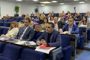 Mjere moraju da &bdquo;dijele&rdquo;, ali će ih ispuniti: Socijalna i dječja...