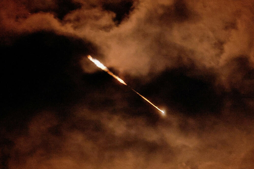 Rakete presretači na nebu iznad Aškelona, Izrael, Foto: Reuters