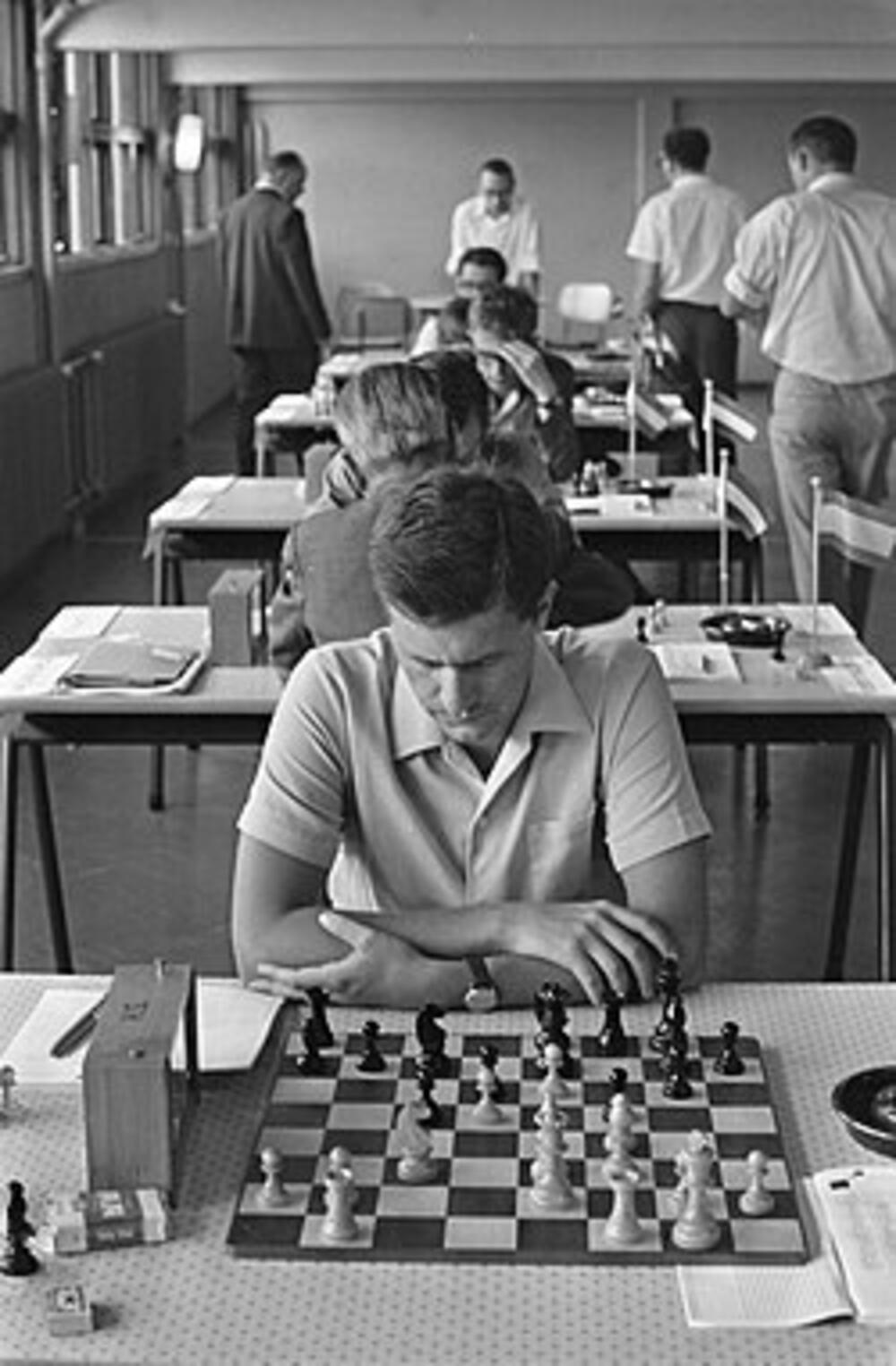 SA 64 POLJA: Bez dogme