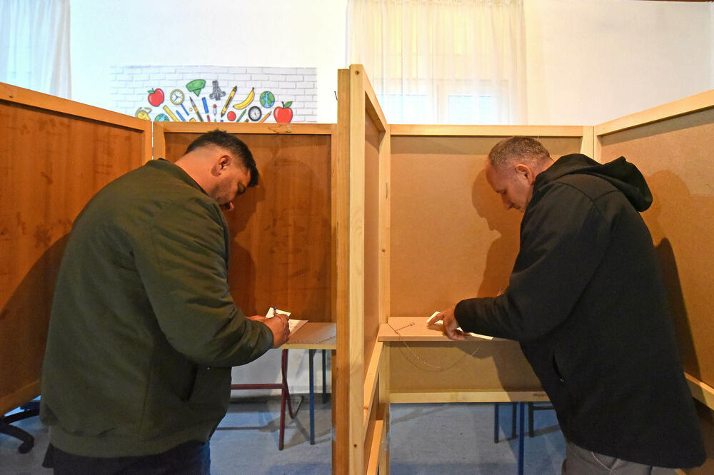 Bez individualnih kandidatura nema potpuno otvorenih lista: (ilustracija), Foto: Boris Pejović