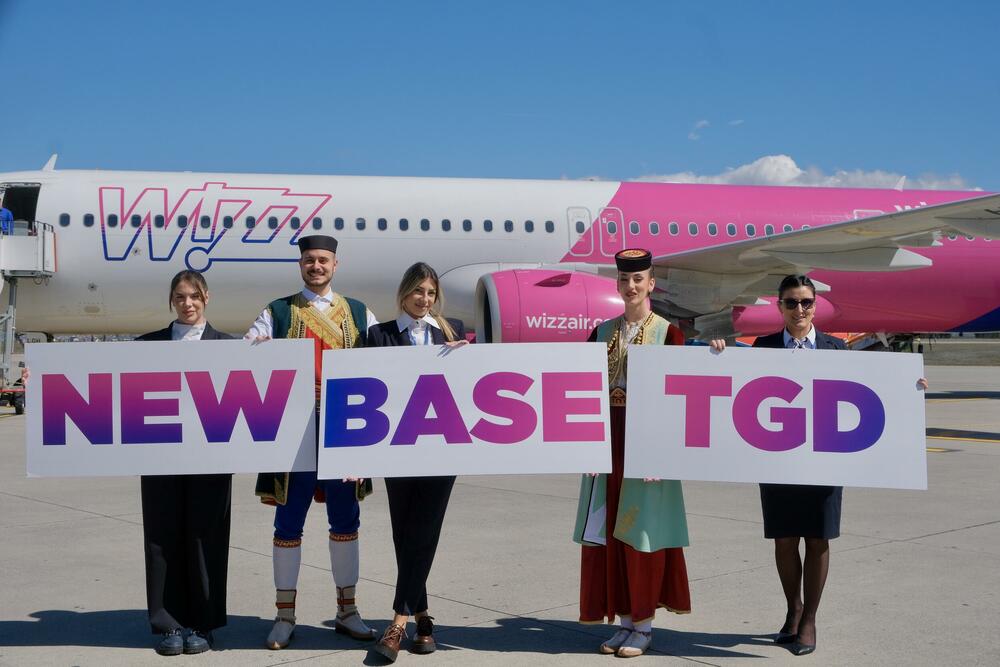 <p>"Moraćemo da razmišljamo o infrastrukturi, jer Aerodrom više ne može više da primi linija, pa ćemo gledati kako da je unaprijedimo", kazao je premijer Milojko Spajić</p>