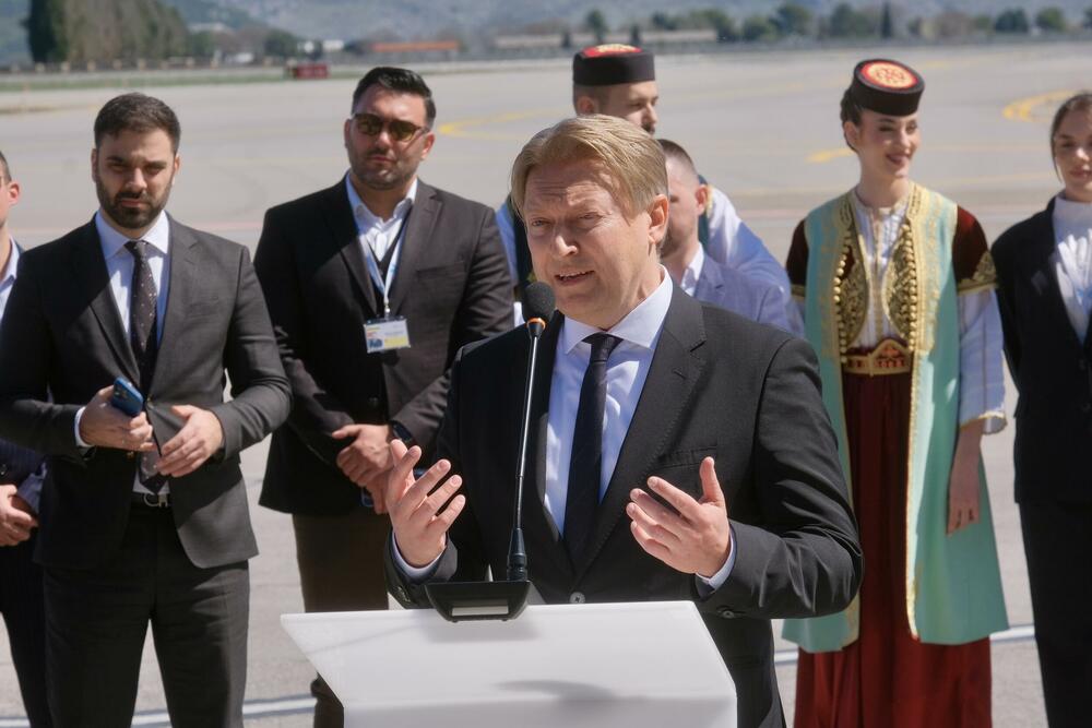 otvaranje Wizz Air baze, Wizz Air otvaranje baze