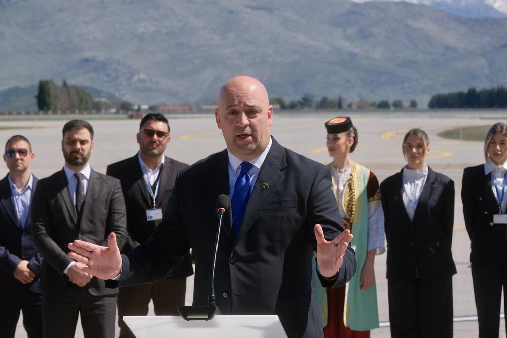 otvaranje Wizz Air baze, Wizz Air otvaranje baze