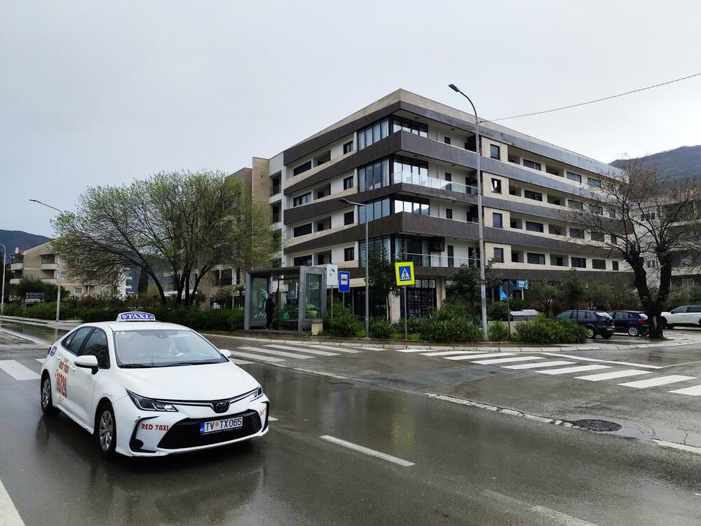 Zgrada u Tivtu zvanično ne postoji, a stanovi prodati