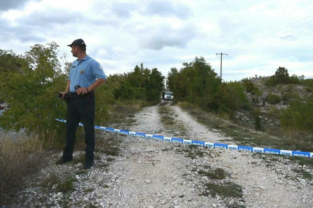 Policija obezbjeđuje mjesto ubistva na Cetinju, Foto: Luka Zeković