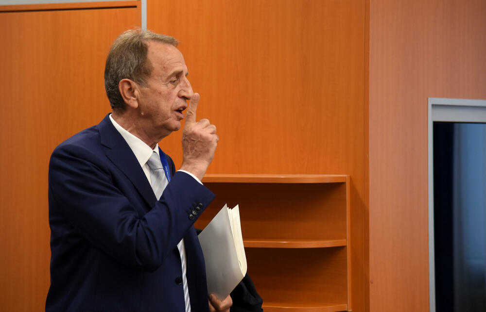 Brković: Nezakonita prodaja “Vektre Jakić”