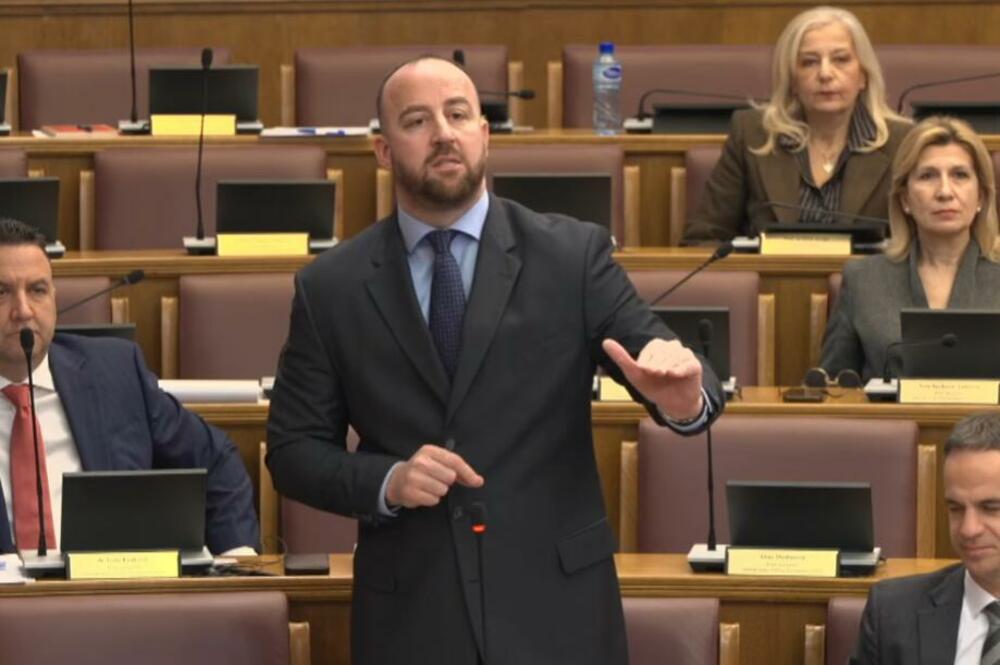 Nikolić donio u Skupštinu sporazum DPS-a i Putinove partije: Nema...