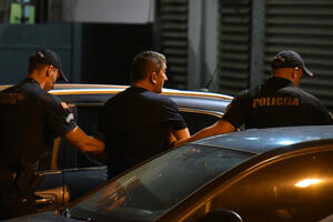 Grand, Mrkić i Acov Makedonac: Golubovićeva i Stanajeva grupa...