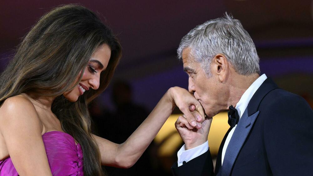 Poljubac u ruku može biti seksualni napad, utvrdio sud u Španiji