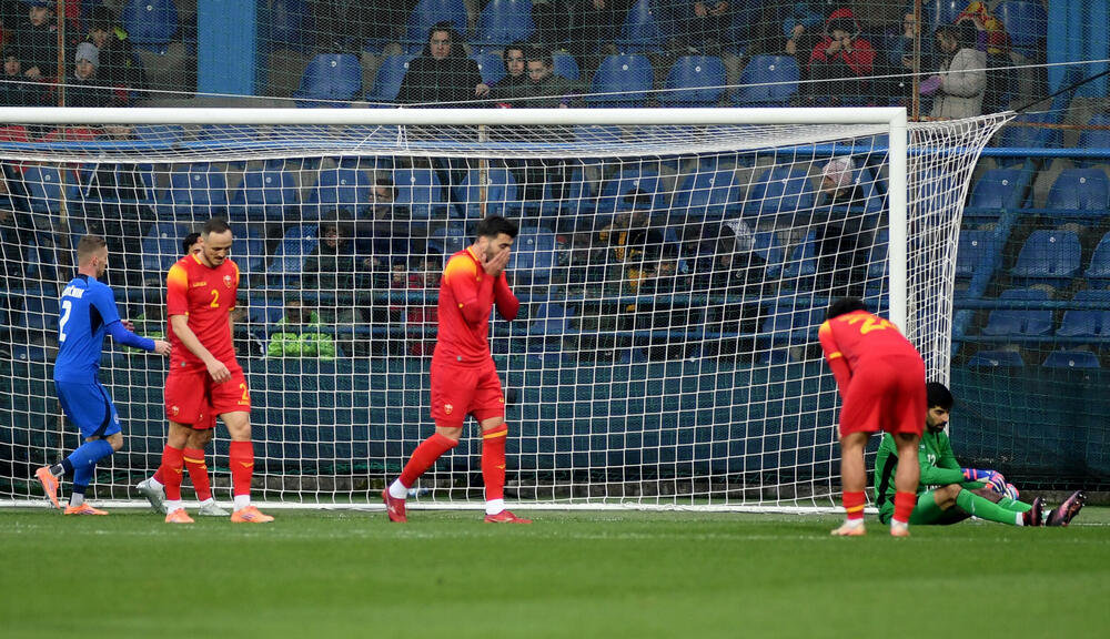 Bulatović: Puno pozitivnih stvari, uči se iz ovoga; Janković: Vidi...