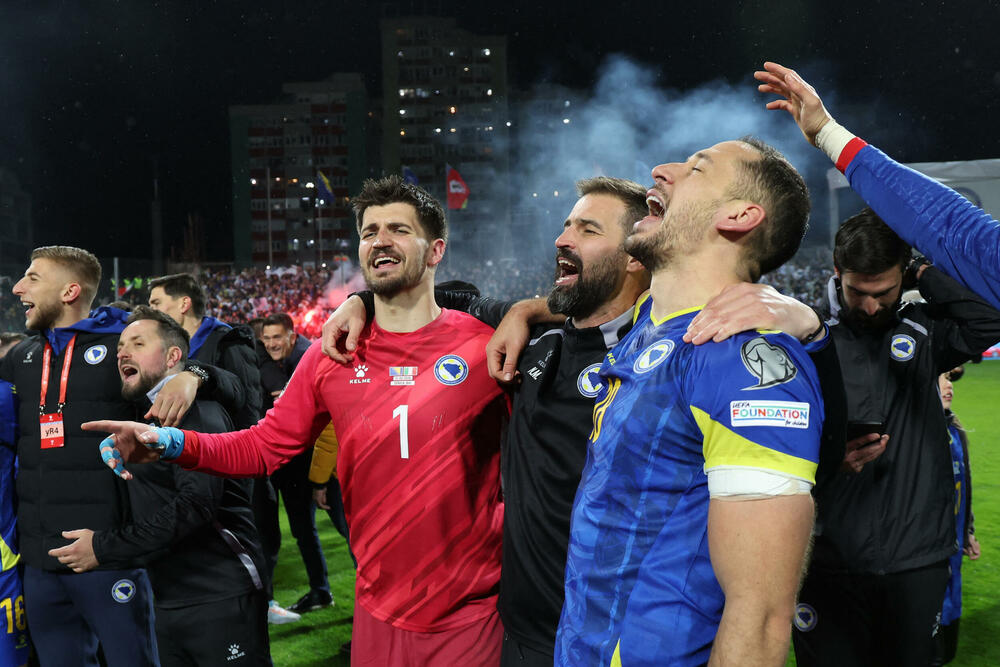 <p>Slavlje sa stadiona se momentalno prenijelo i na ulice</p>