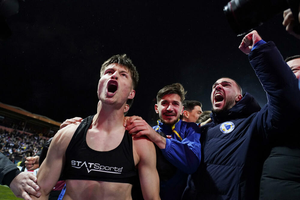 <p>Slavlje sa stadiona se momentalno prenijelo i na ulice</p>