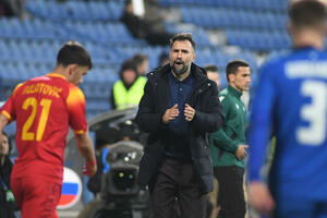 Ofanzivno kreativni, ali ranjivi pozadi, bez golova iz veznog...