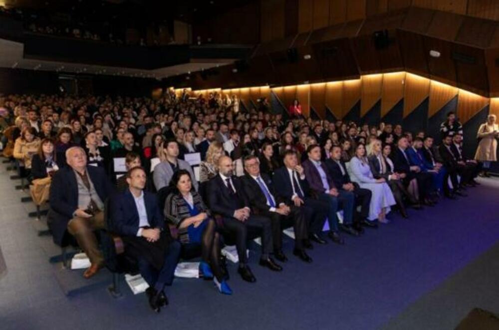 Dnevni centar za djecu i omladinu sa smetnjama i teškoćama u...