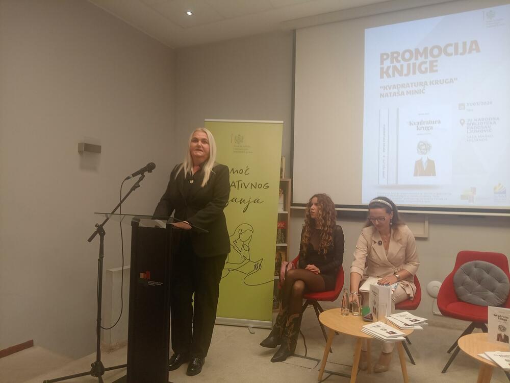 “Kvadratura kruga”, stihovi koji spajaju nespojivo